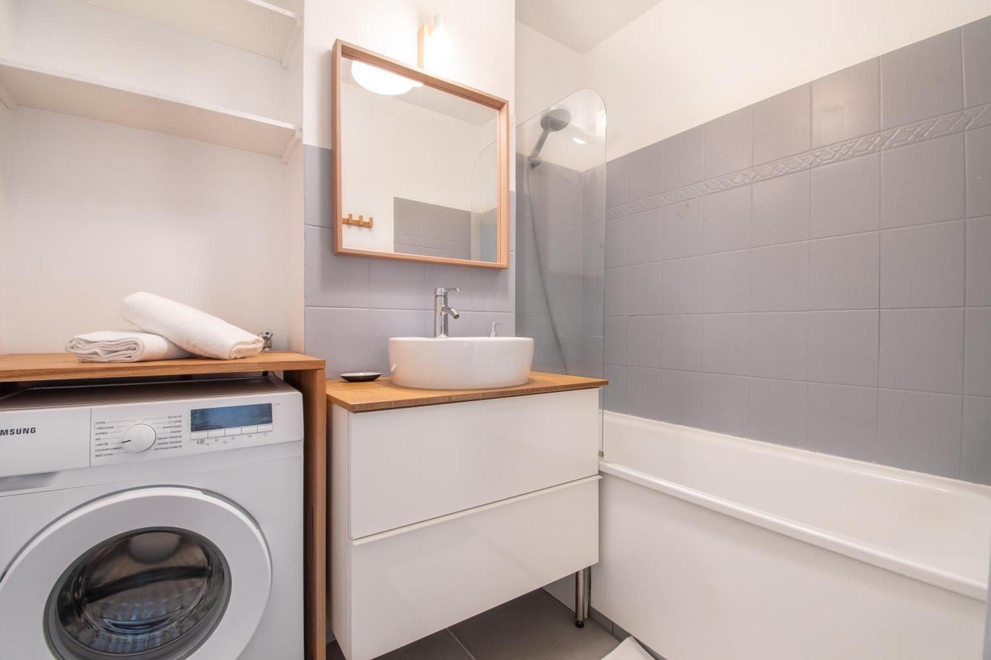 נאנט Cosy T2 De 50 M² Centre-Ville Avec Garage & Balcon מראה חיצוני תמונה
